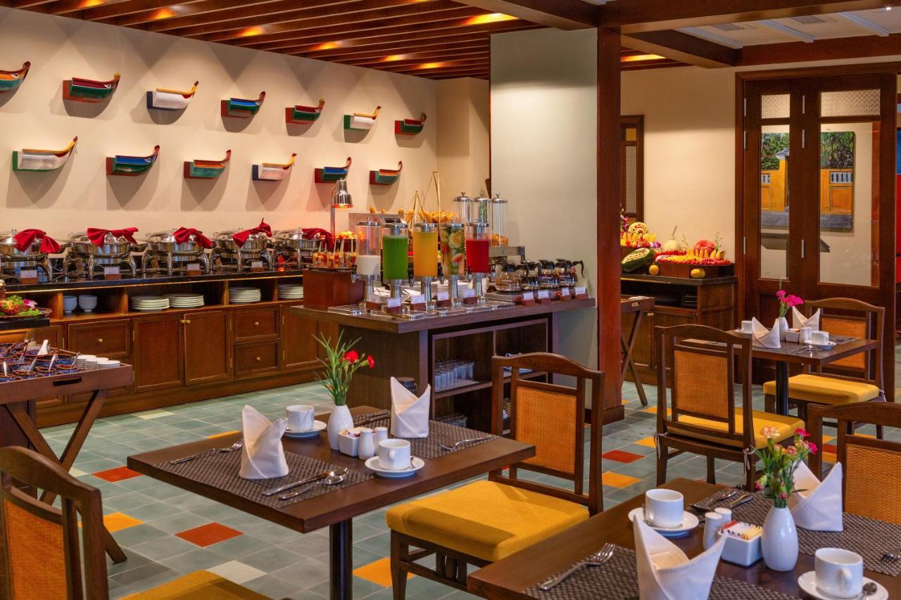 Cozy Savvy Boutique Hotel Hoi An Exterior foto The buffet at the hotel